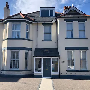 Bed & Breakfast 50, Bournemouth